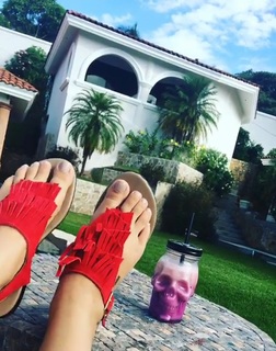 Larissa Riquelme feet photo thumbnail