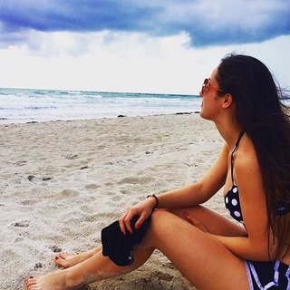 Larissa Riquelme feet photo thumbnail