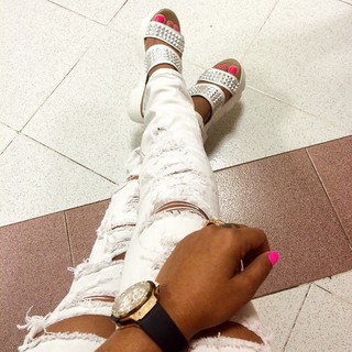 Larissa Riquelme feet photo thumbnail