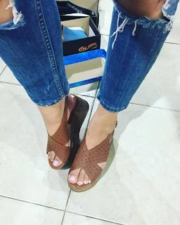 Larissa Riquelme feet photo thumbnail