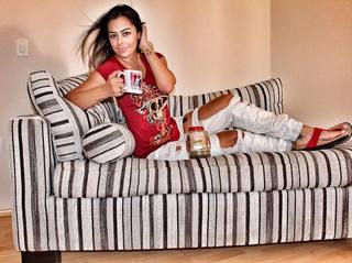 Larissa Riquelme feet photo thumbnail