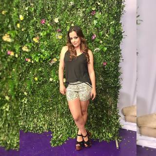 Larissa Riquelme feet photo thumbnail