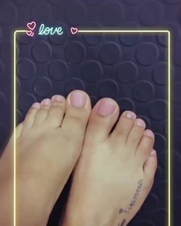 Larissa Riquelme feet photo thumbnail