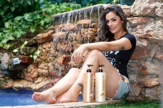 Larissa Riquelme feet photo thumbnail