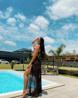 Larissa Santos feet photo thumbnail