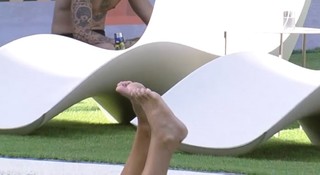Larissa Santos feet photo thumbnail
