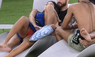 Larissa Santos feet photo thumbnail