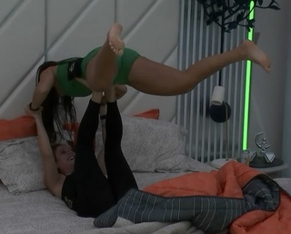 Larissa Santos feet photo thumbnail