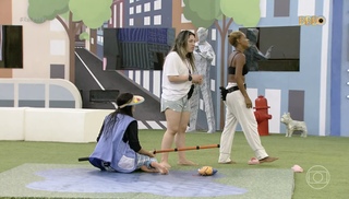 Larissa Santos feet photo thumbnail