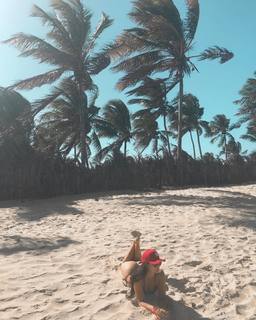 Larissa Santos feet photo thumbnail