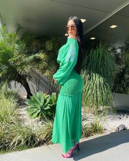 Larissa Santos feet photo thumbnail