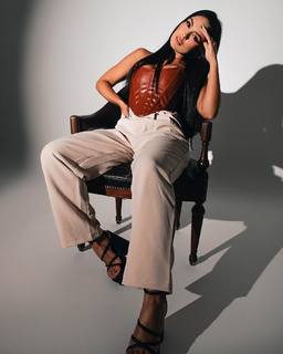 Larissa Santos feet photo thumbnail