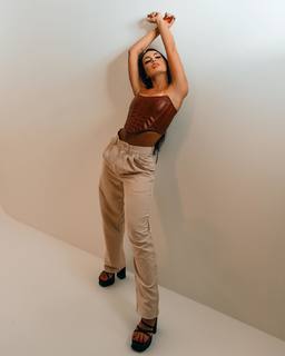 Larissa Santos feet photo thumbnail