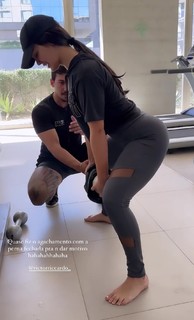 Larissa Santos feet photo thumbnail