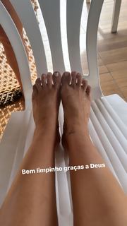 Larissa Santos feet photo thumbnail