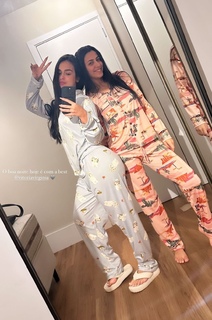 Larissa Santos feet photo thumbnail