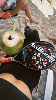 Larissa Santos feet photo thumbnail