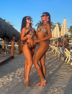 Larissa Santos feet photo thumbnail