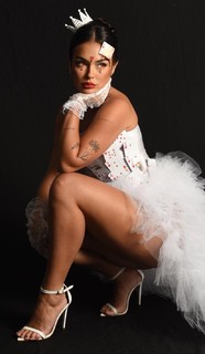 Larissa Santos feet photo thumbnail