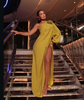 Larissa Santos feet photo thumbnail