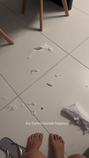 Larissa Santos feet photo thumbnail