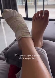 Larissa Santos feet photo thumbnail