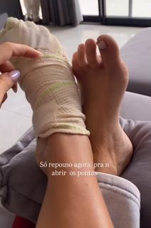 Larissa Santos feet photo thumbnail