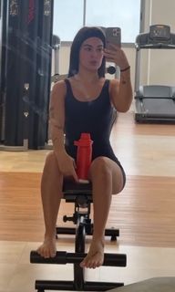 Larissa Santos feet photo thumbnail