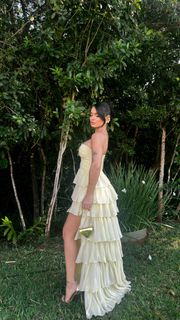 Larissa Santos feet photo thumbnail