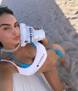 Larissa Santos feet photo thumbnail