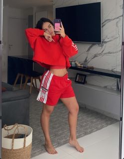 Larissa Santos feet photo thumbnail
