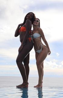 Larissa Santos feet photo thumbnail