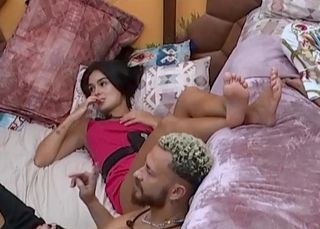 Larissa Santos feet photo thumbnail