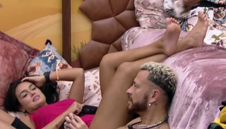 Larissa Santos feet photo thumbnail