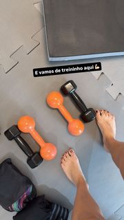 Larissa Santos feet photo thumbnail