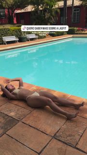 Larissa Santos feet photo thumbnail