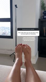 Larissa Santos feet photo 3