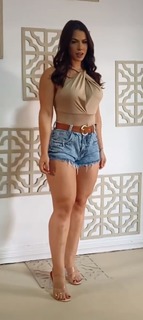 Larissa Tomásia feet photo 12