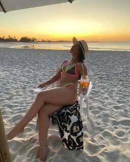 Larissa Tomásia feet photo 10