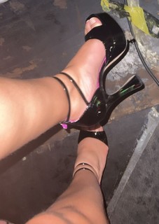 Larissa Tomásia feet photo 13