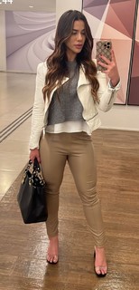 Larissa Tomásia feet photo 1