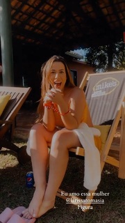 Larissa Tomásia feet photo 10