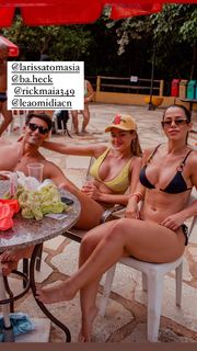 Larissa Tomásia feet photo 13
