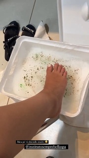 Larissa Tomásia feet photo 12