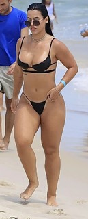 Larissa Tomásia feet photo 8