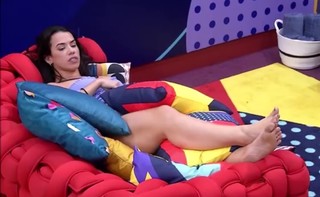 Larissa Tomásia feet photo 4