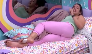 Larissa Tomásia feet photo 12