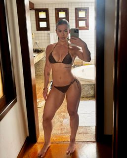 Larissa Tomásia feet photo 12