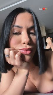 Larissa Tomásia feet photo 2