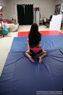 Larissa Vados feet photo 5
